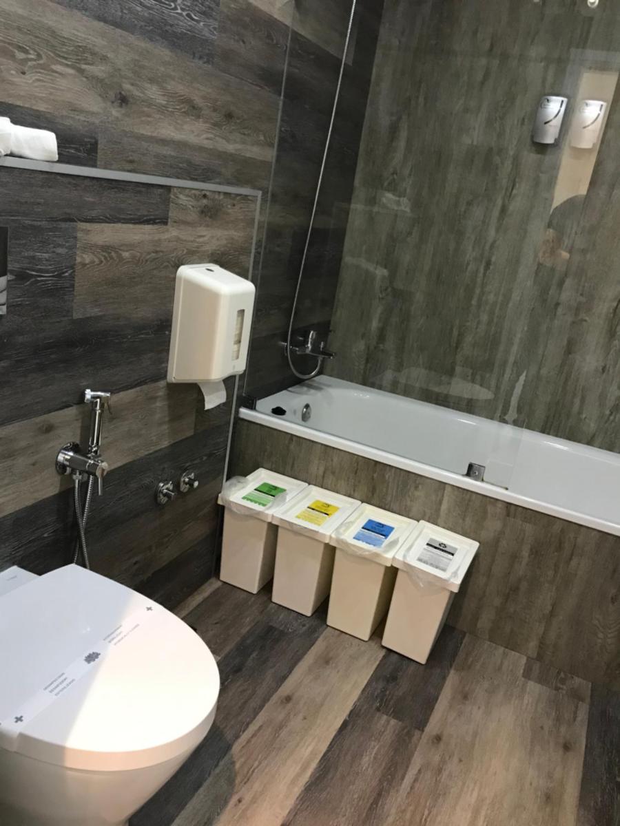 Uma casa de banho em Promar - Eco Beach & Spa Hotel