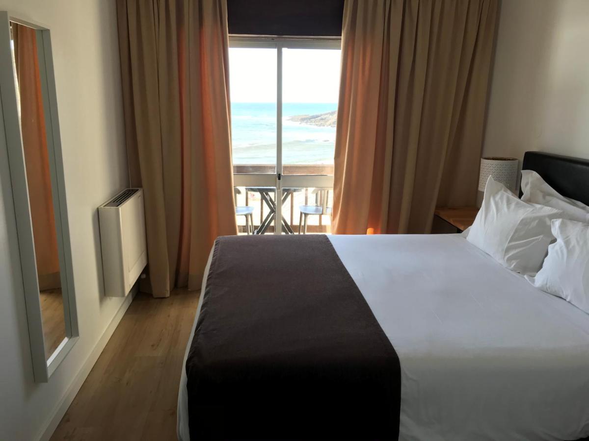 Uma cama ou camas num quarto em Promar - Eco Beach & Spa Hotel