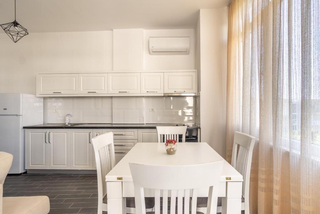 Suitetrails - Ajten Apartments