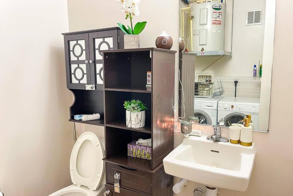 LUXURY D.C. 1Br APT w/Rooftop Pool in SOUTHWEST Waterfront - Housity