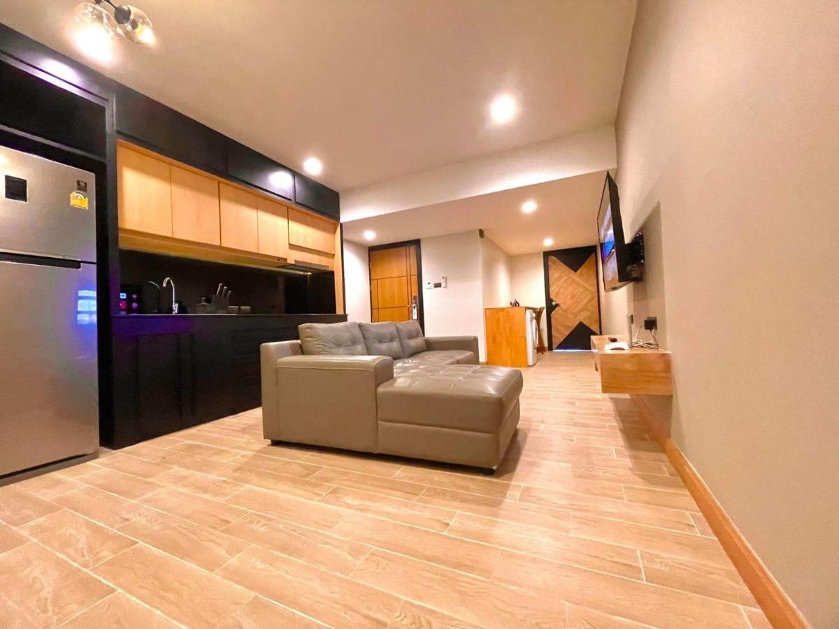 Room Actually Service Apartment - Housity