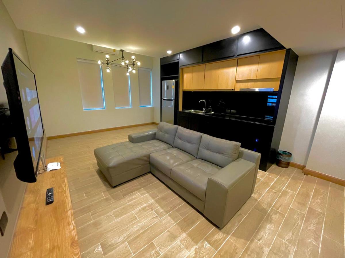 Room Actually Service Apartment - Housity