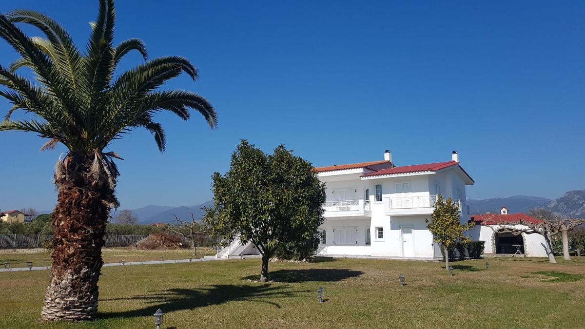 Silver Villa Raches, Sky - Housity
