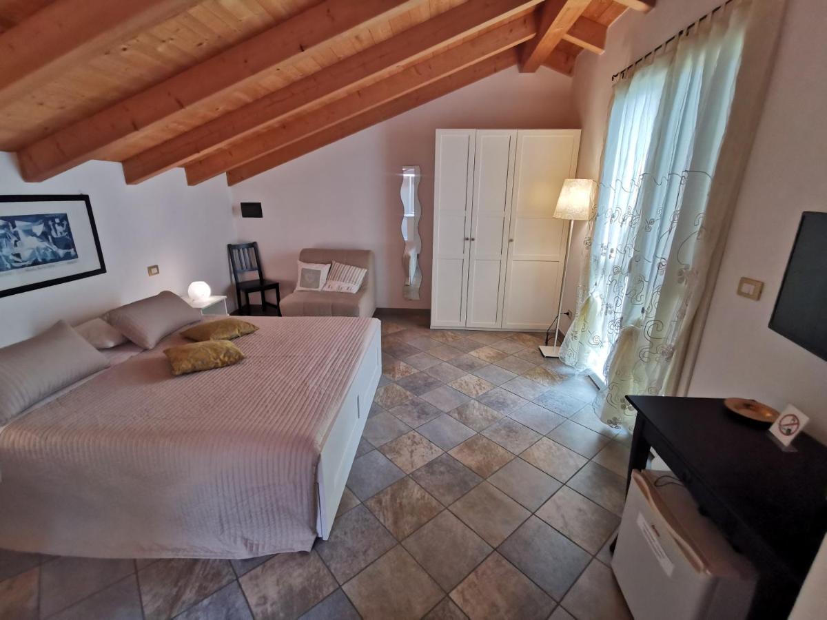 Le Fiabe - Housity