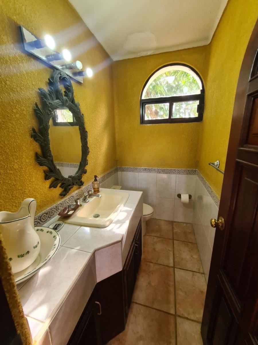 Casa del Arte, a luxury beachfront villa with private pool - Hizvo