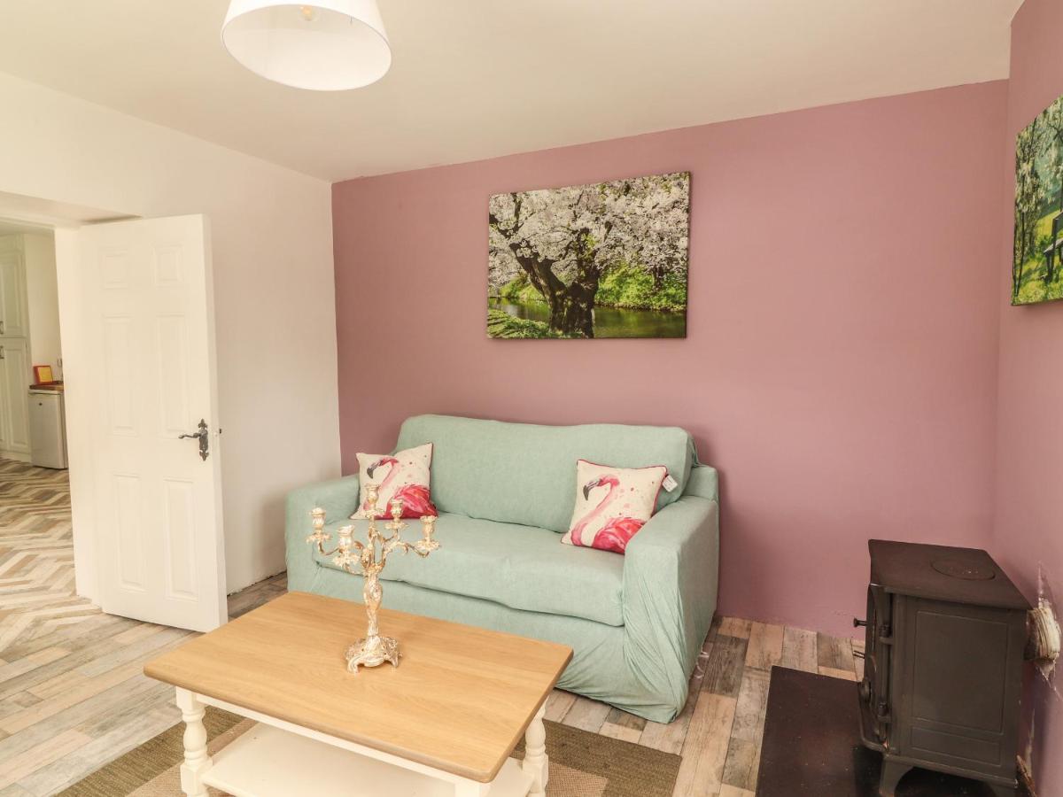 The Old Farmhouse - Housity