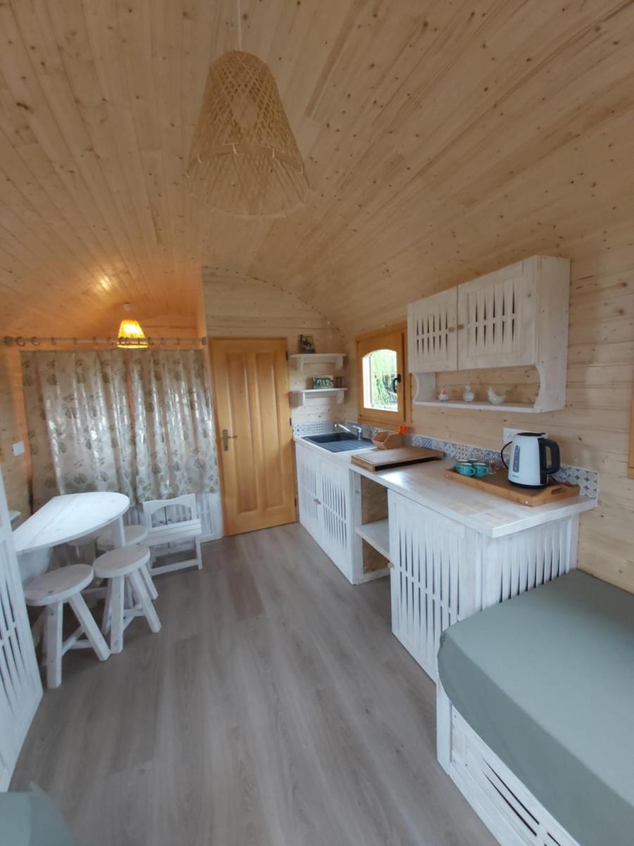 LA ROULOTTE DE FLORETTE avec jacuzzi gratuit - Housity