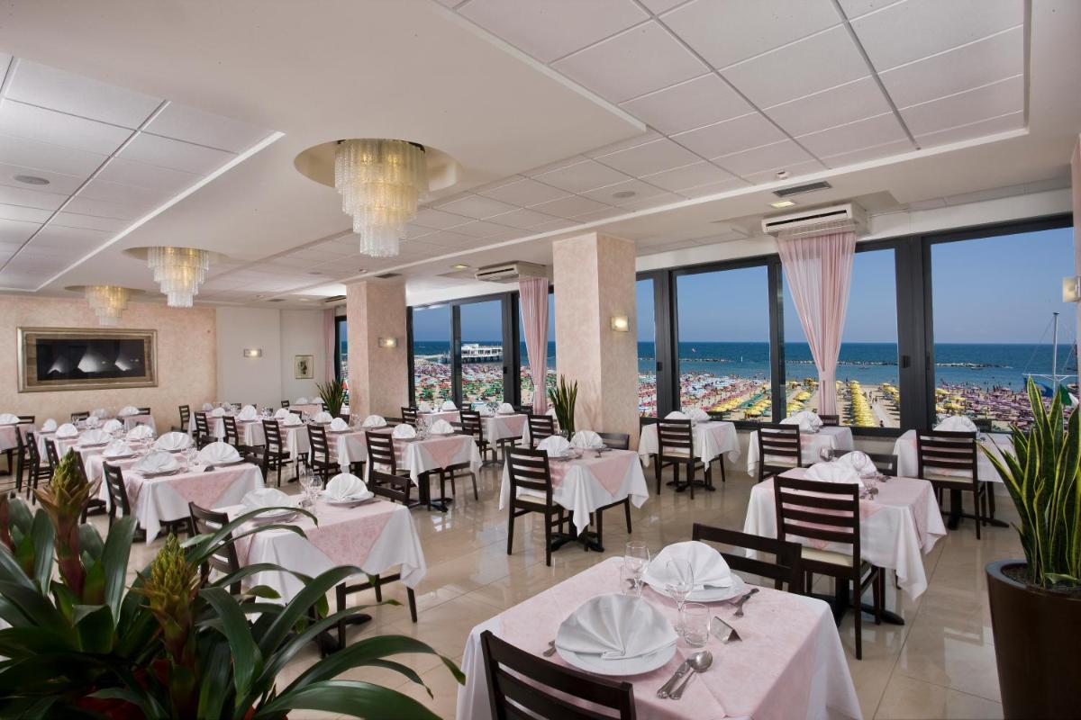 Hotel Napoleon - Housity