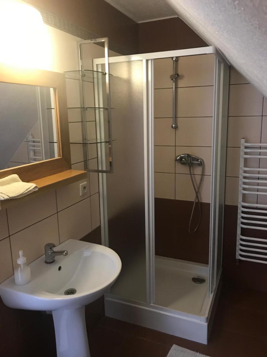 Pensjonat Janus - Housity