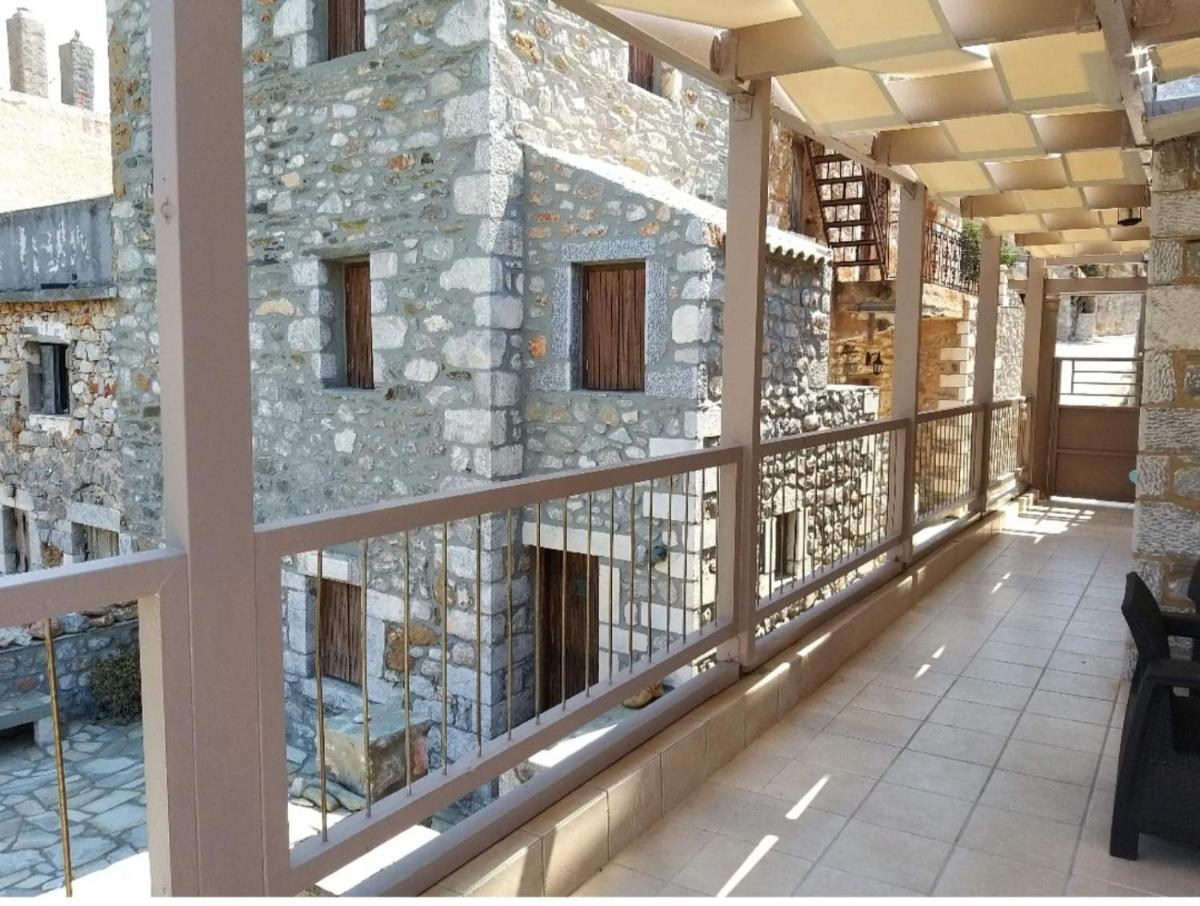 Perimenis Seaside House - Housity