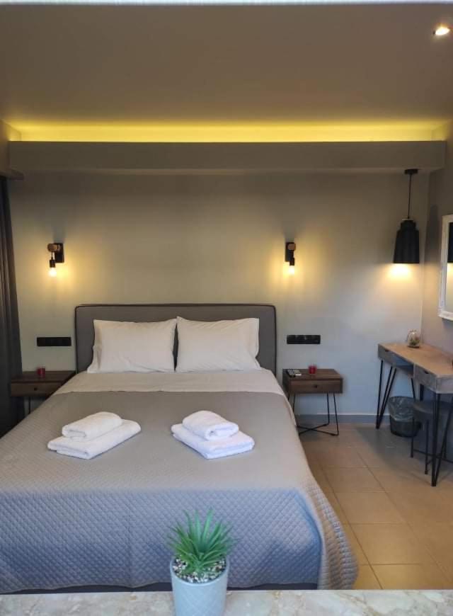 Dolora's - Housity