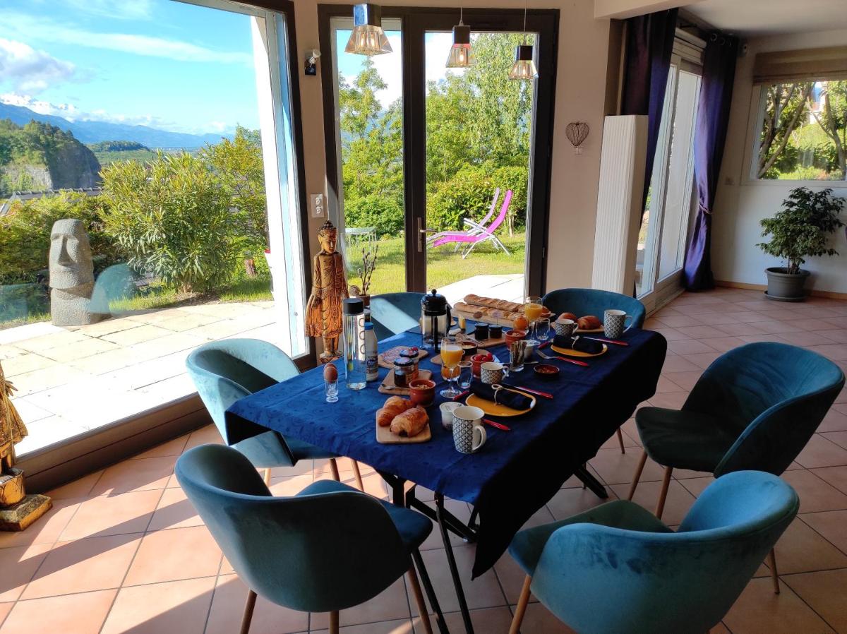 Le Belvédère : chambres et table d'hôtes - Housity