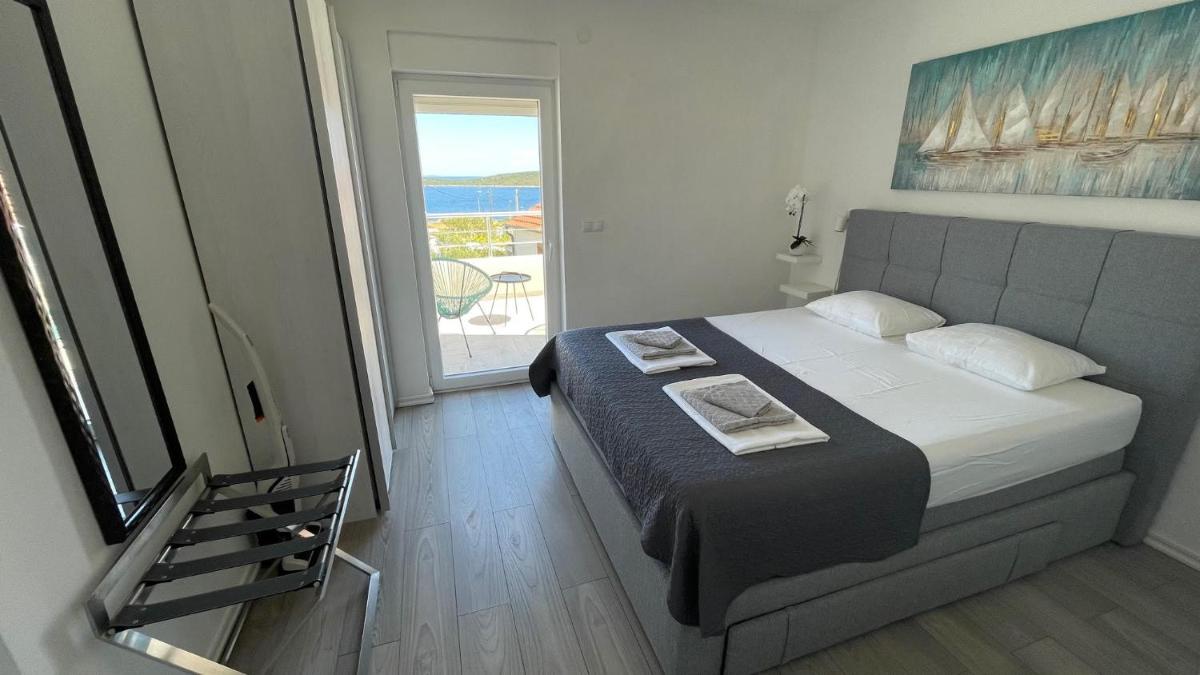 VisitAylinVis - Housity