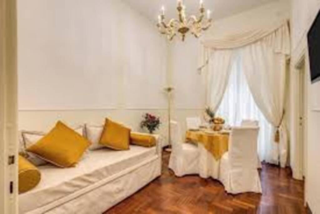 E. Spagna Luxury Apartment - Piazza di Spagna - Housity