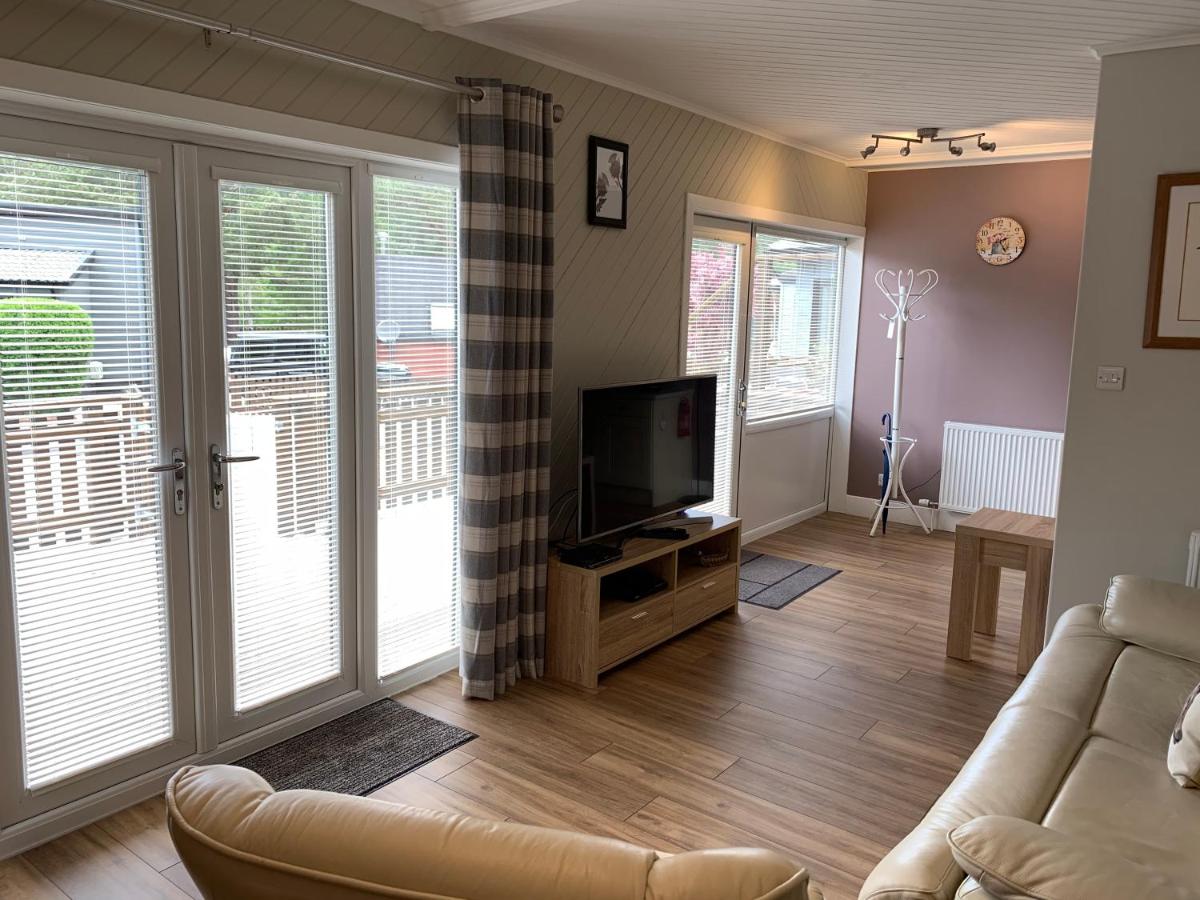 L'Automne 2 Bedroom Lodge - Housity