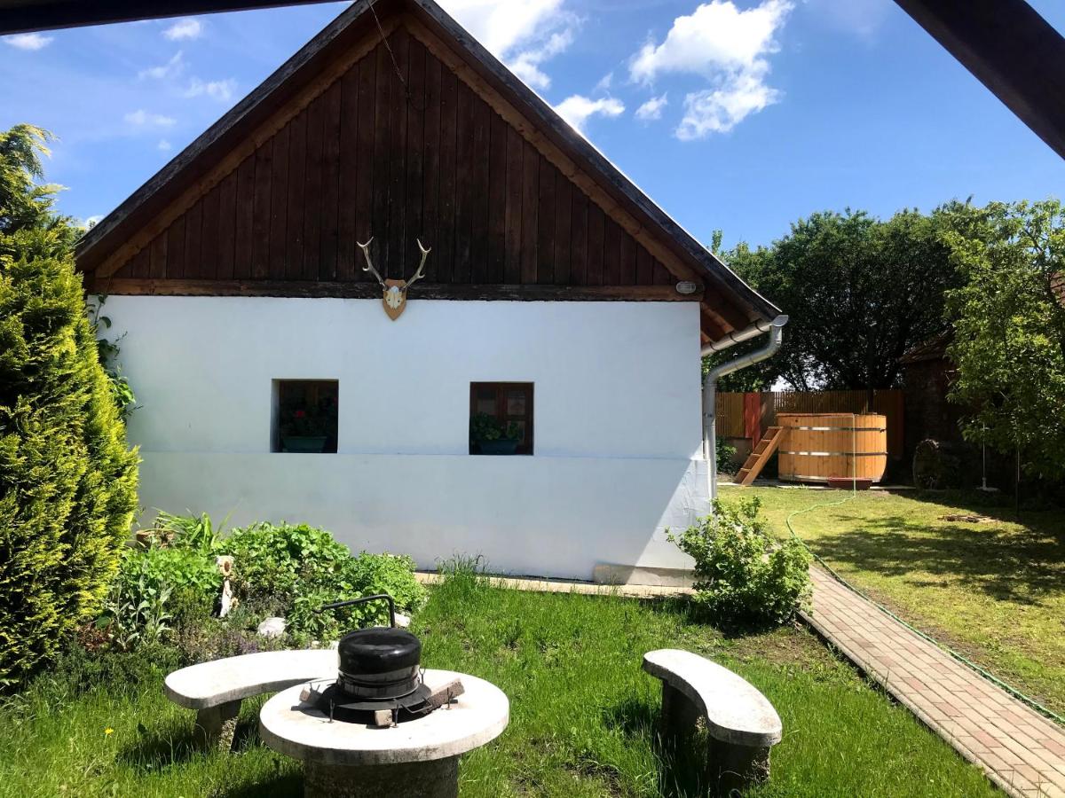 Postakocsi Vendégház Kisgyőr - Housity
