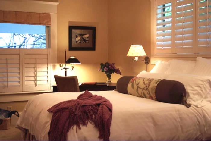 The White House Bed and Breakfast - Housity