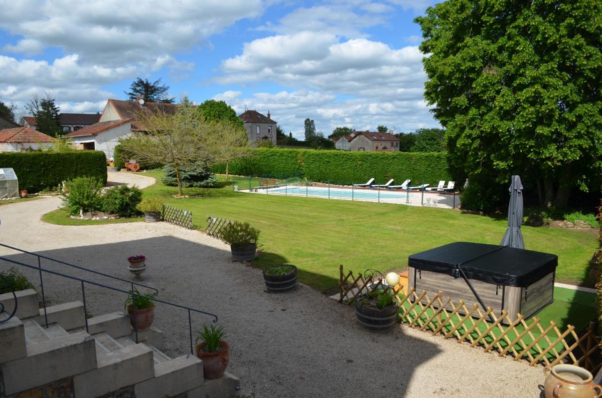 Hôtel Restaurant du Cheval Blanc - Housity