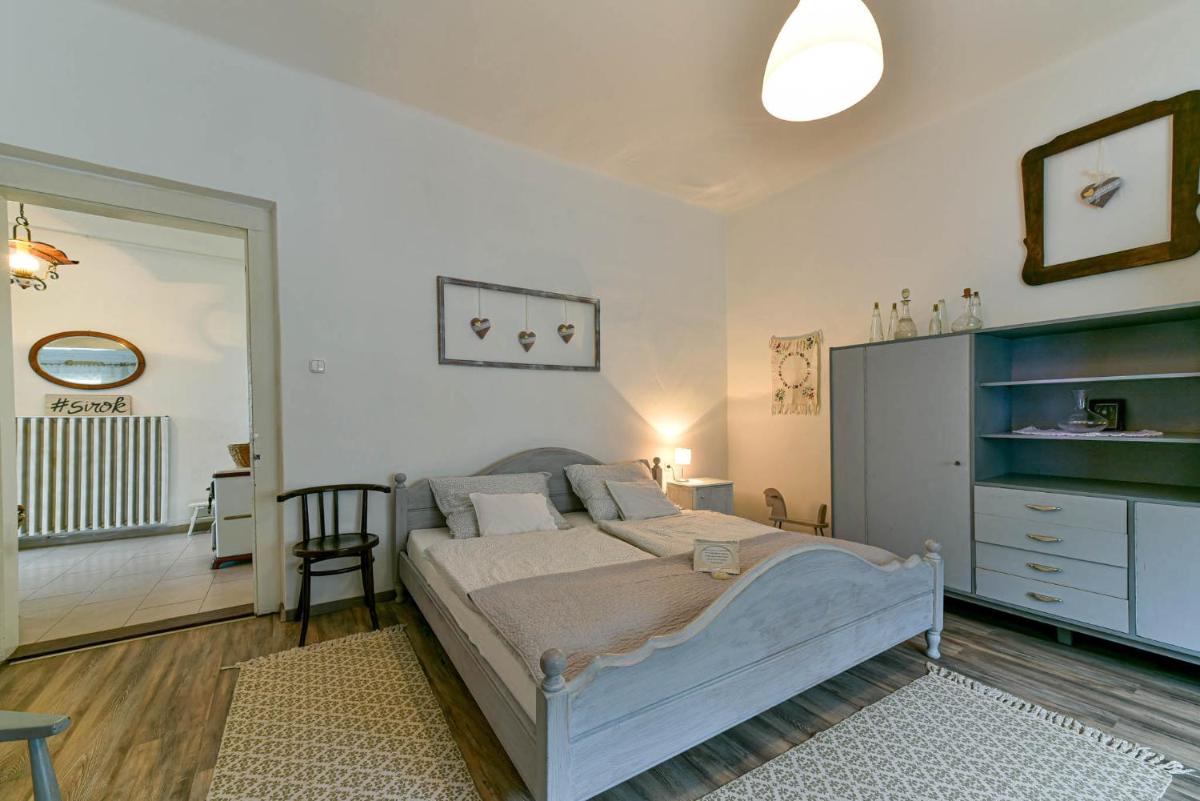 Suitetrails - Halháza Erdészlak Apartman