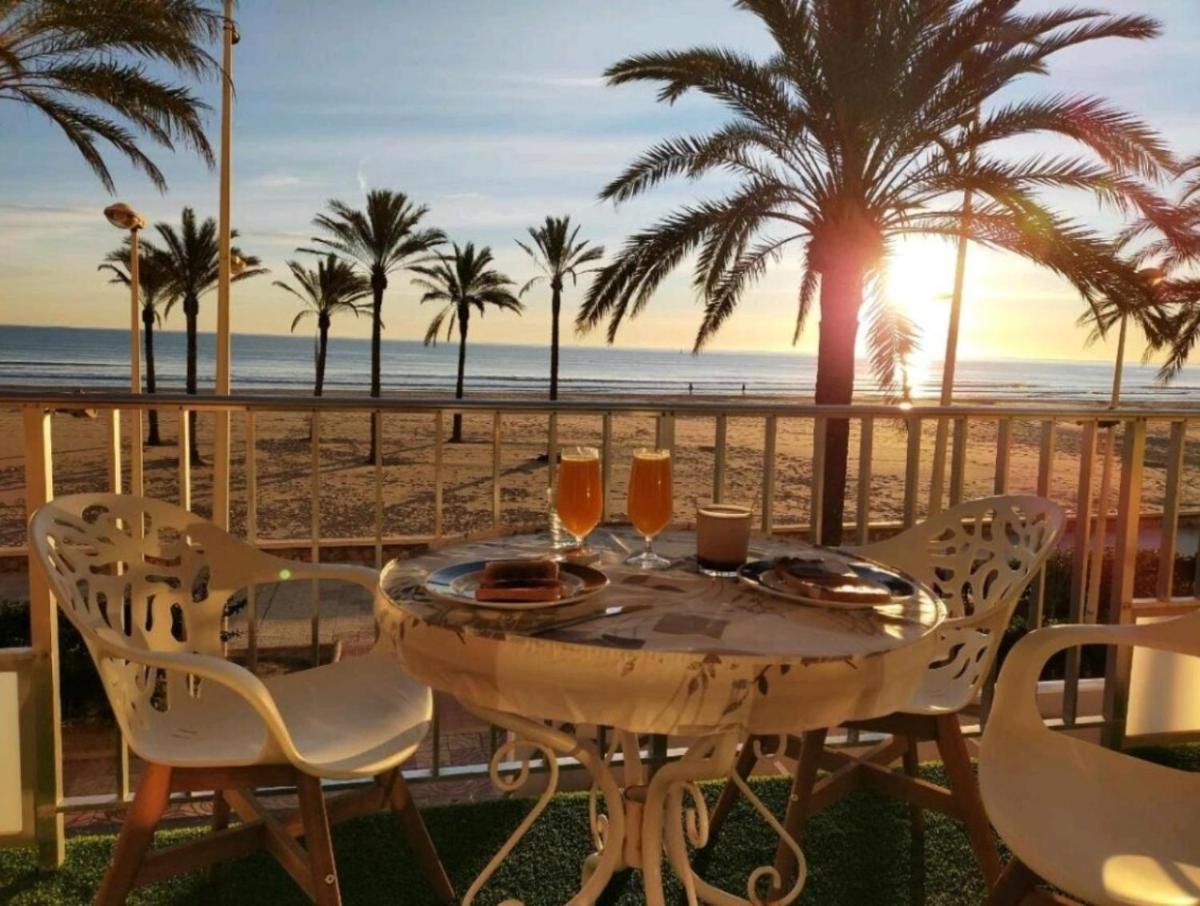 NUEVO, Primerísima línea con Wifi y Parking gratis en Playa San Antonio - Housity