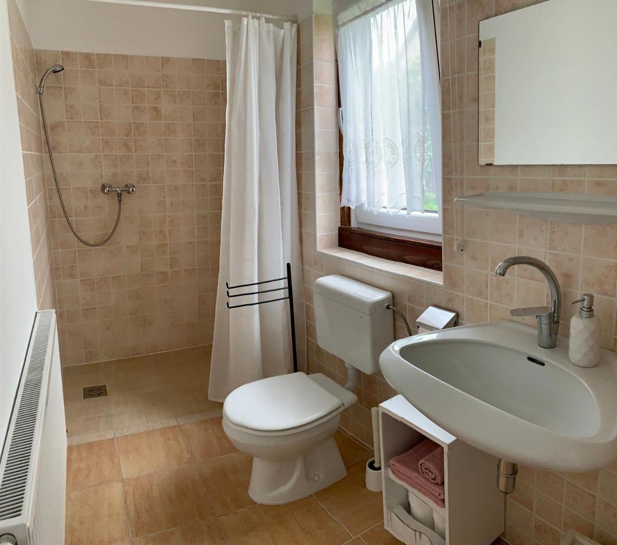 Gyere be Vendégház - Housity