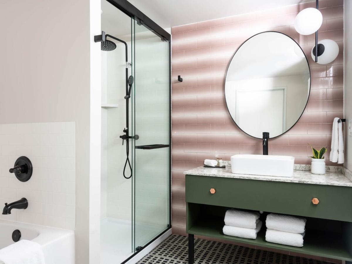 Holiday Inn Express St. Louis Central West End, an IHG Hotel - Housity