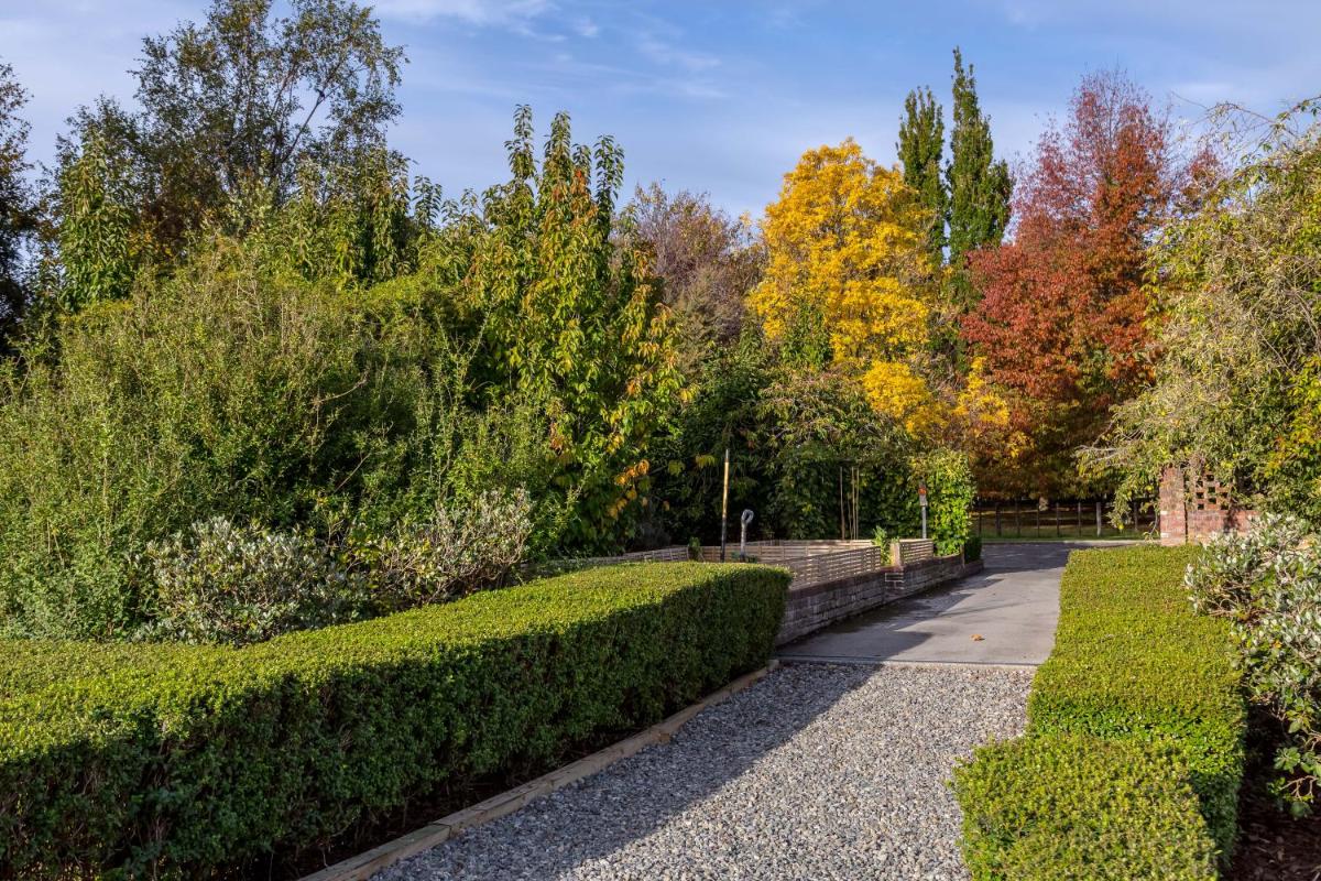 Longbush Estate - Housity