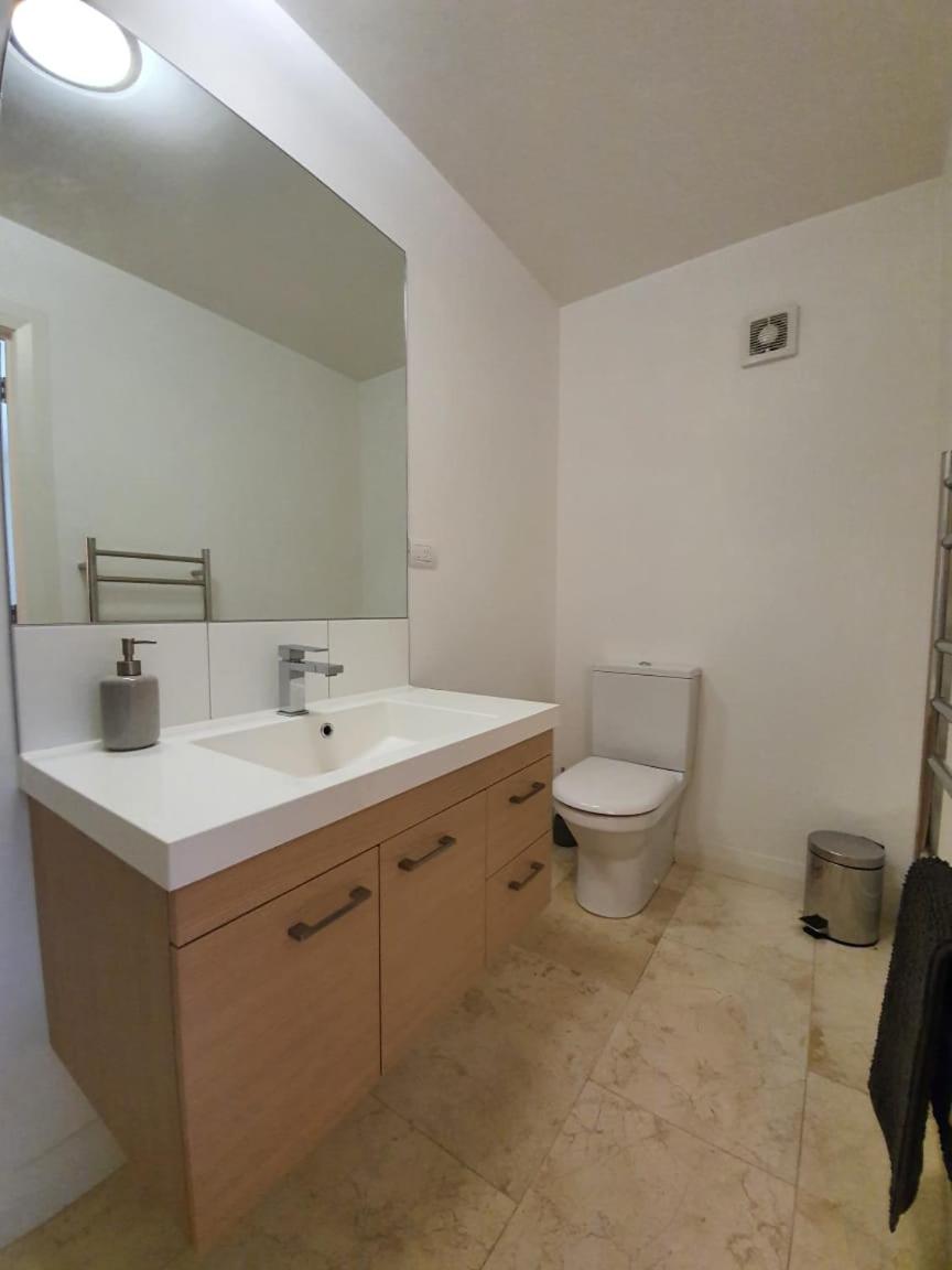 Peaceful Mount Studio Moments to Beach & Downtown - Housity