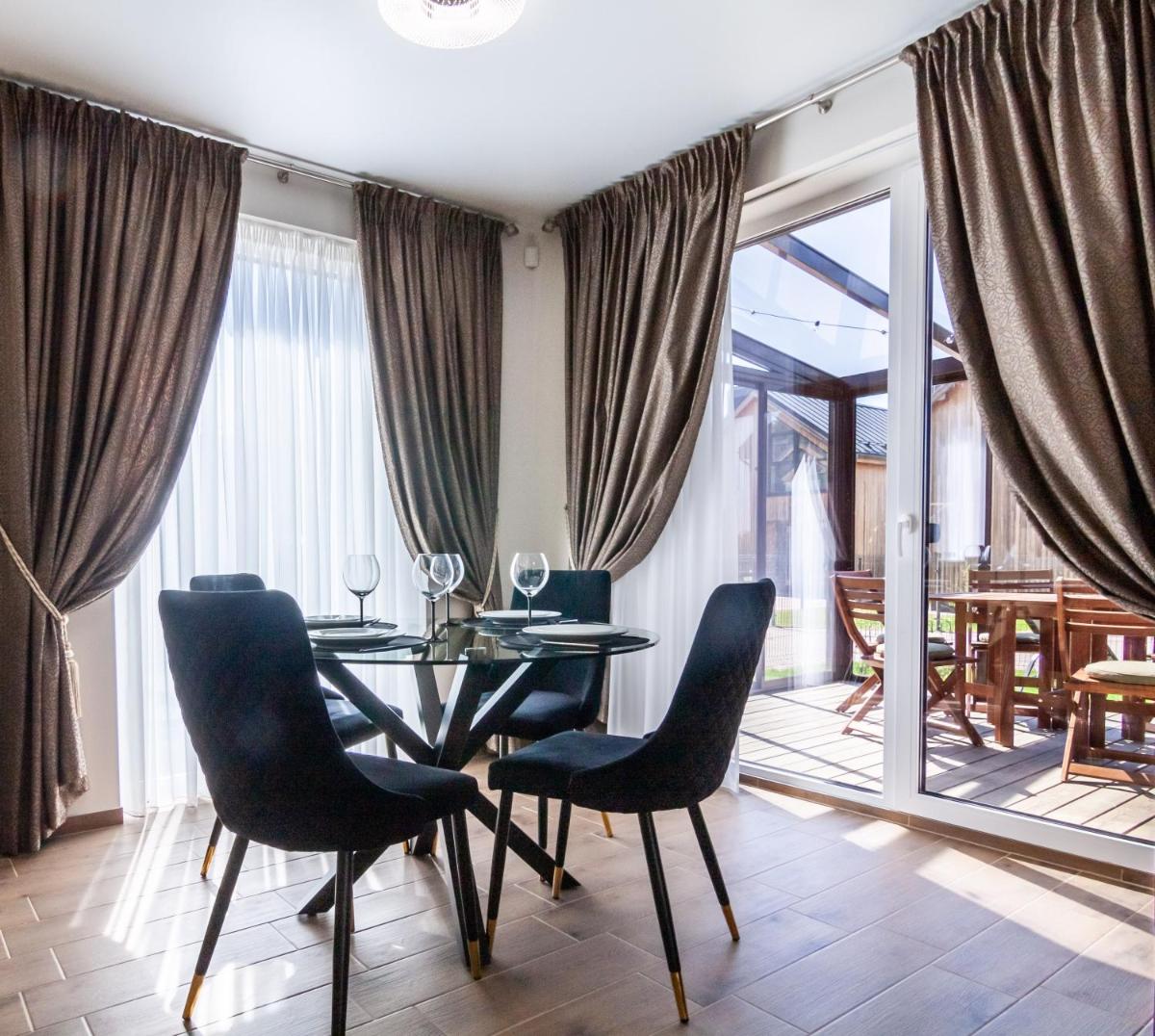 FAMILY FOREST HOUSE, By Cohost - Housity