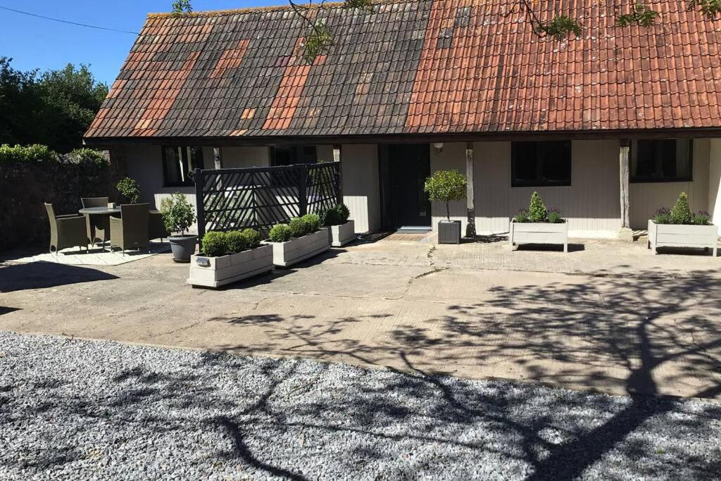 Barton Cottage - Housity