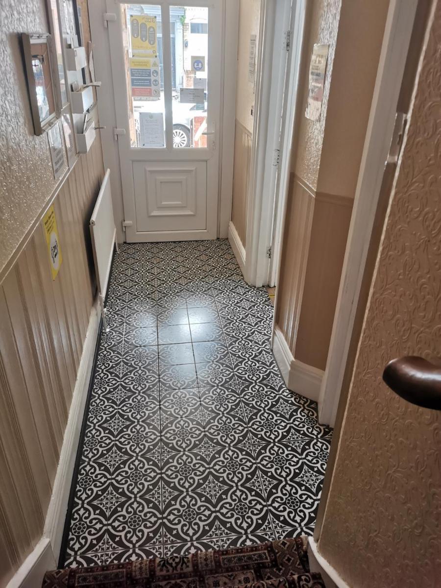 Leeds House Guest House - Housity