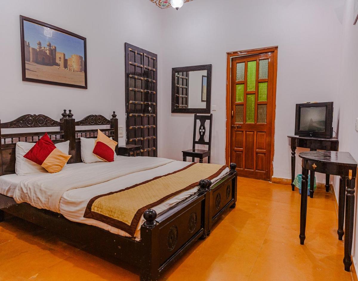 Hotel Lal Garh Fort And Palace - Housity