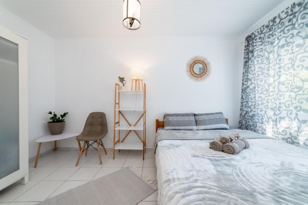 Simple Pleasures Home - Housity