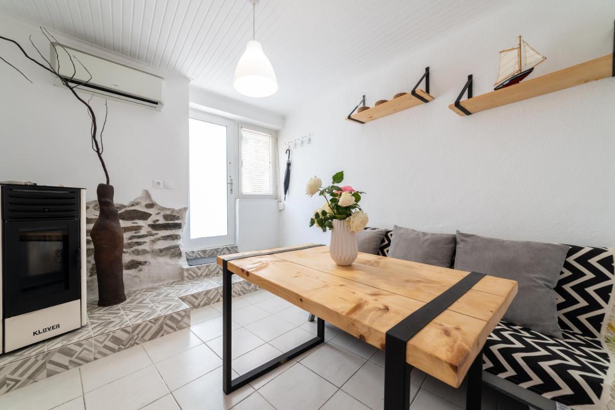 Simple Pleasures Home - Housity