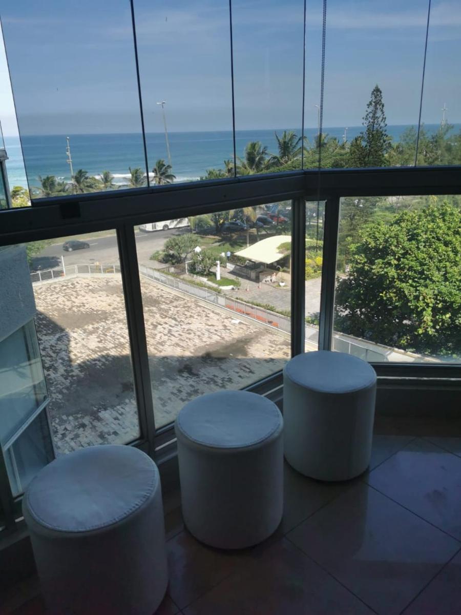 Apartamento frente mar, Posto 5 - Barra da Tijuca - Housity