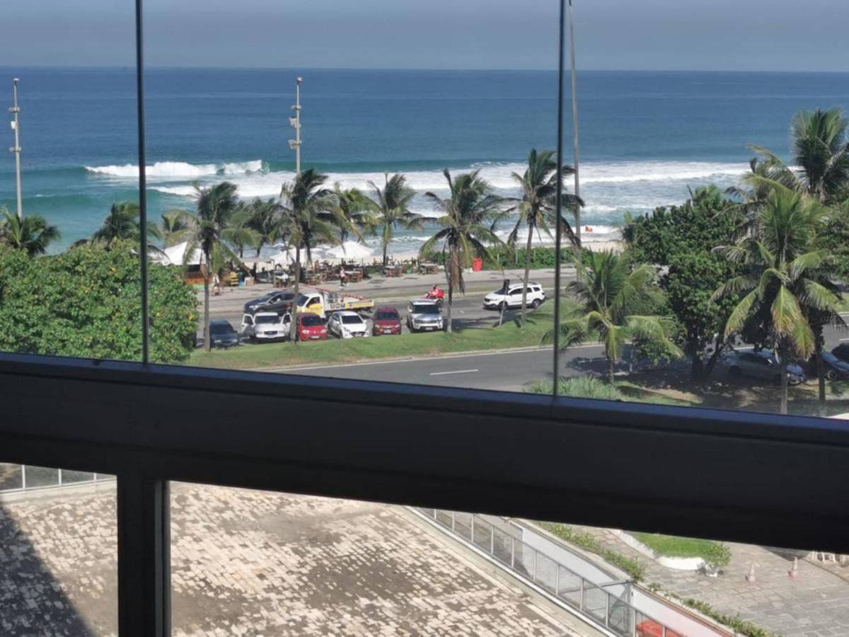 Apartamento frente mar, Posto 5 - Barra da Tijuca - Housity
