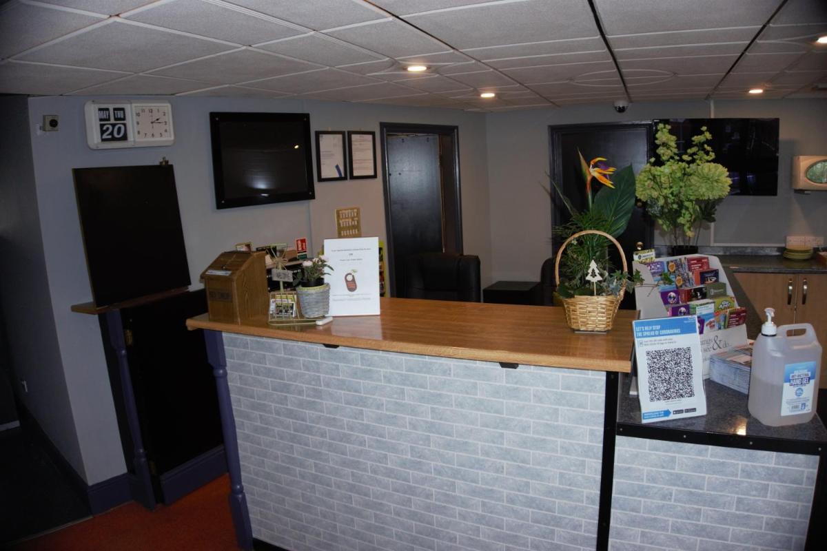 Happy Guests Lodge - Housity