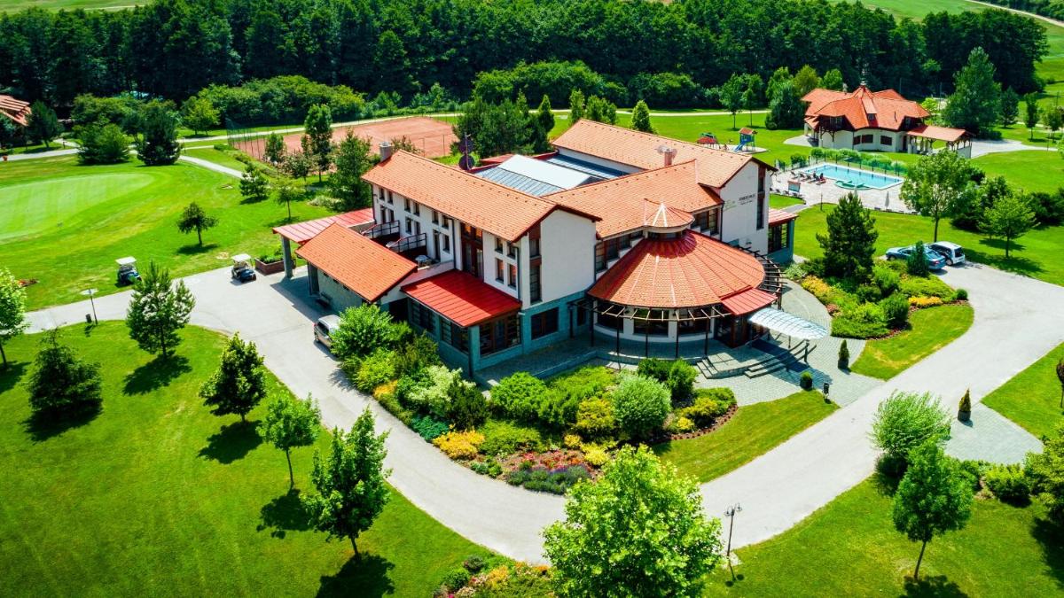 Hotel Forest Hills - Housity