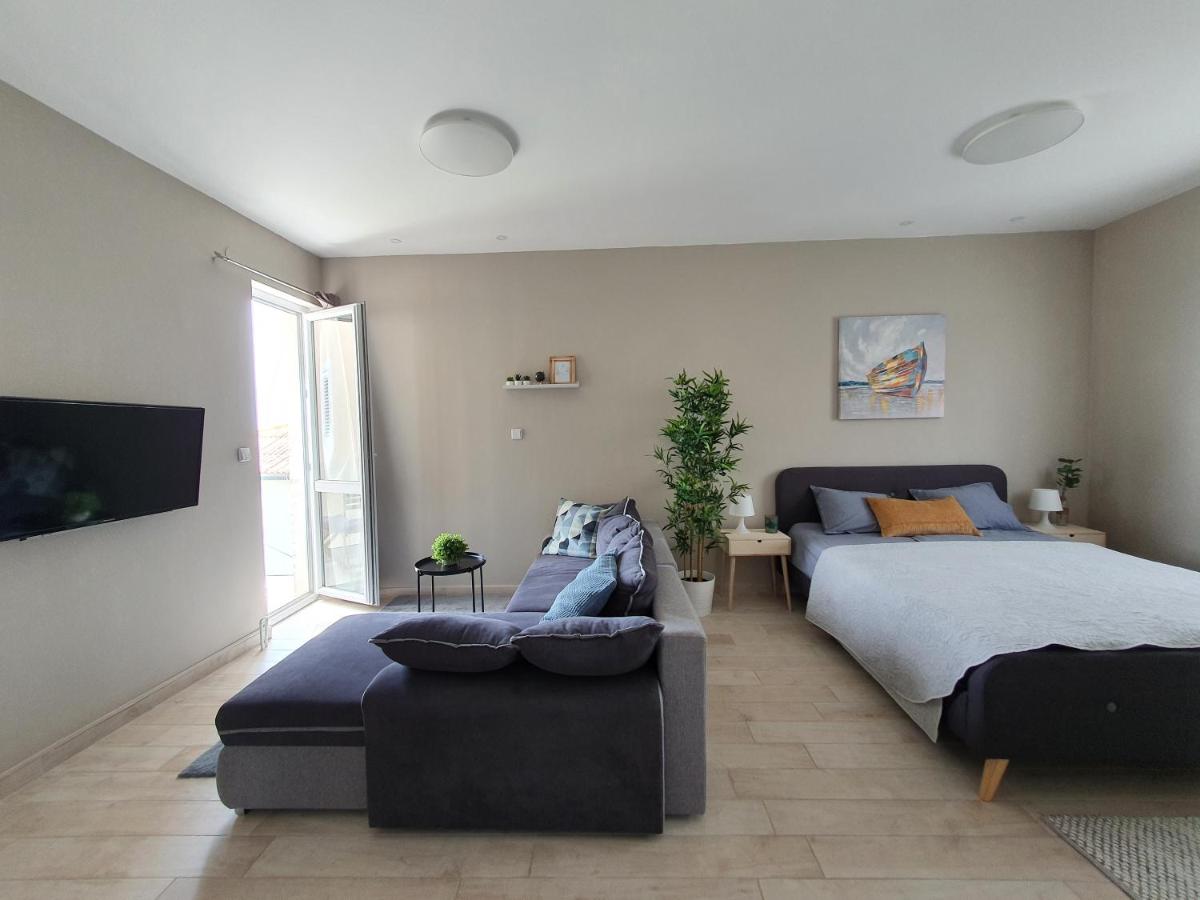 Apartment Danijela - Housity
