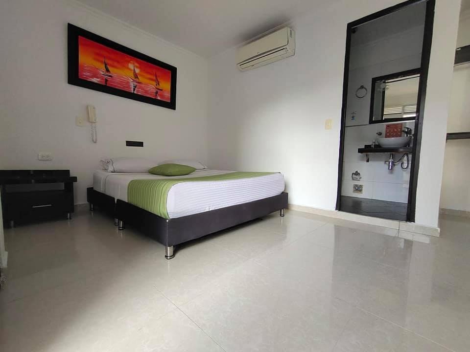 Confort Plaza Hotel - Housity