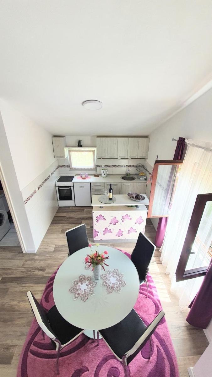 Apartment Jelena Sutvara - Housity