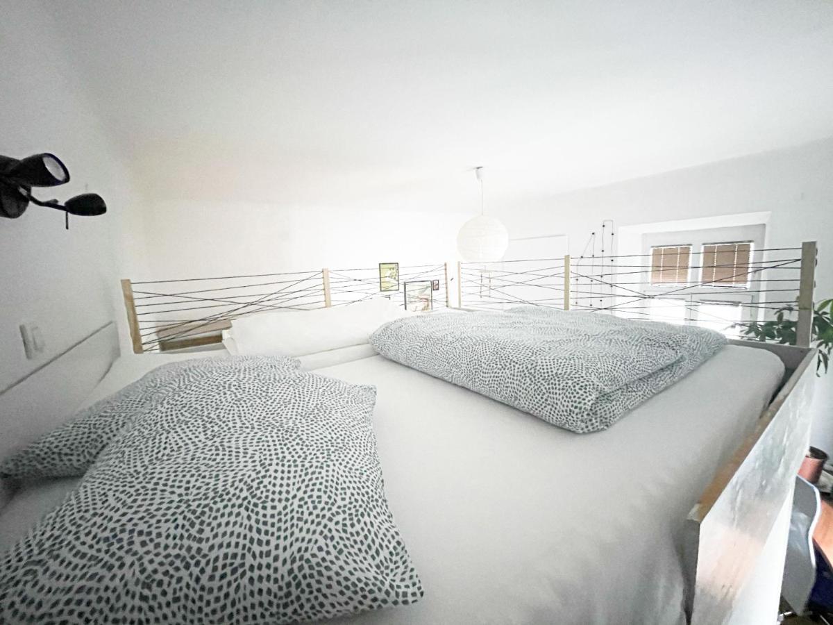 Stylish riverside living in the hearth of downtown - Housity
