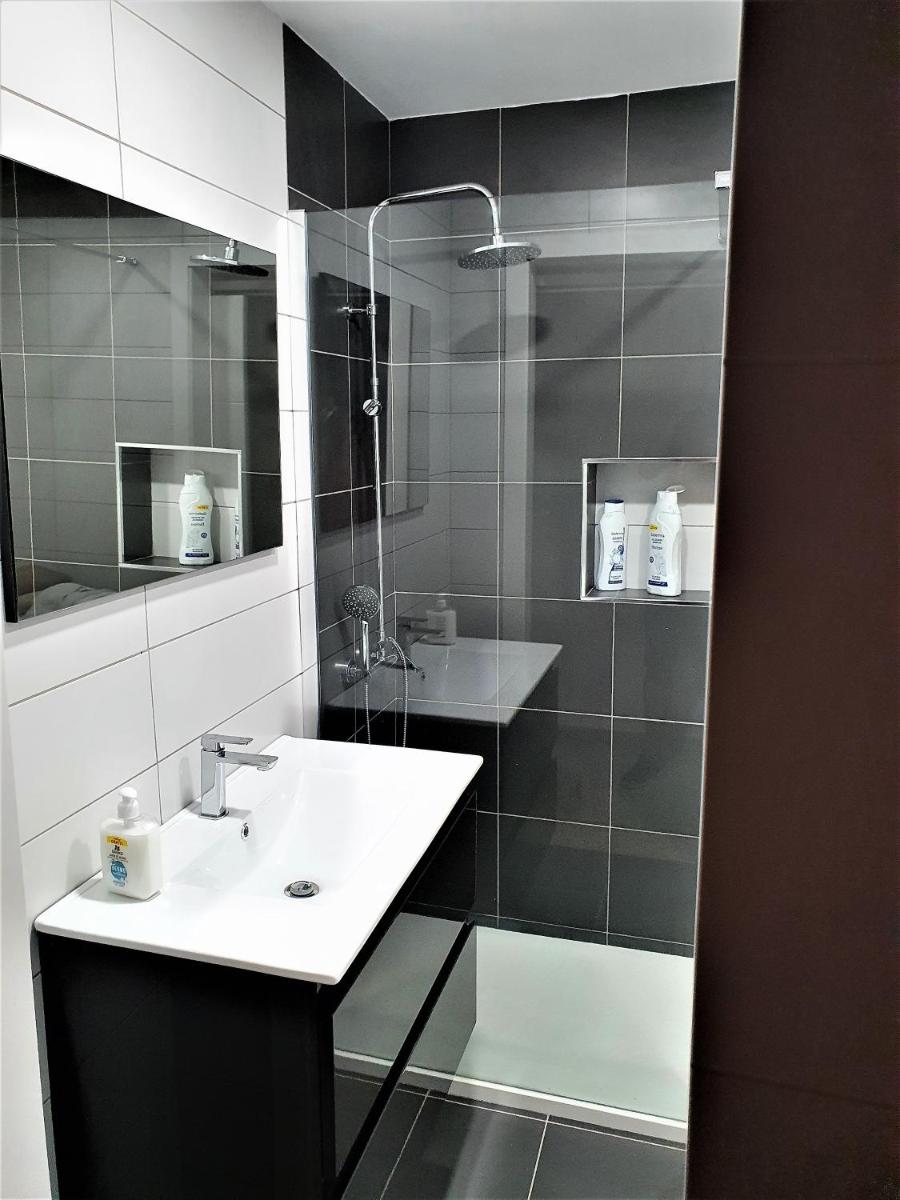 Central 1Bedroom Wifi 500Mbs & Pool - Housity