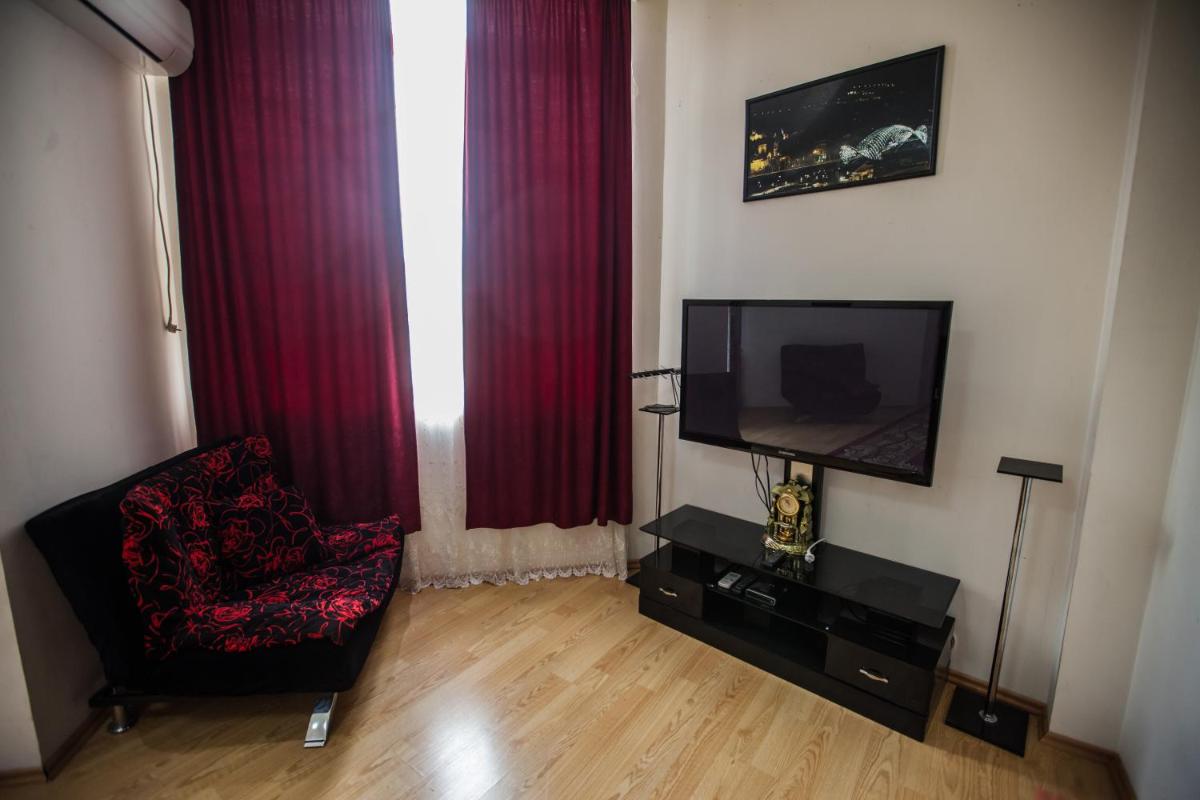 Suitetrails - Sunny apartments. Tbilisi. 300 Aragveli