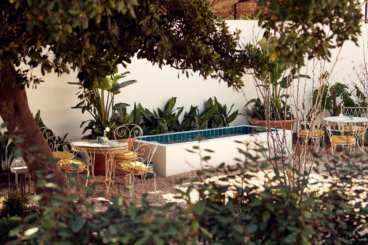 Piscina en o cerca de Cristine Bedfor Mahon