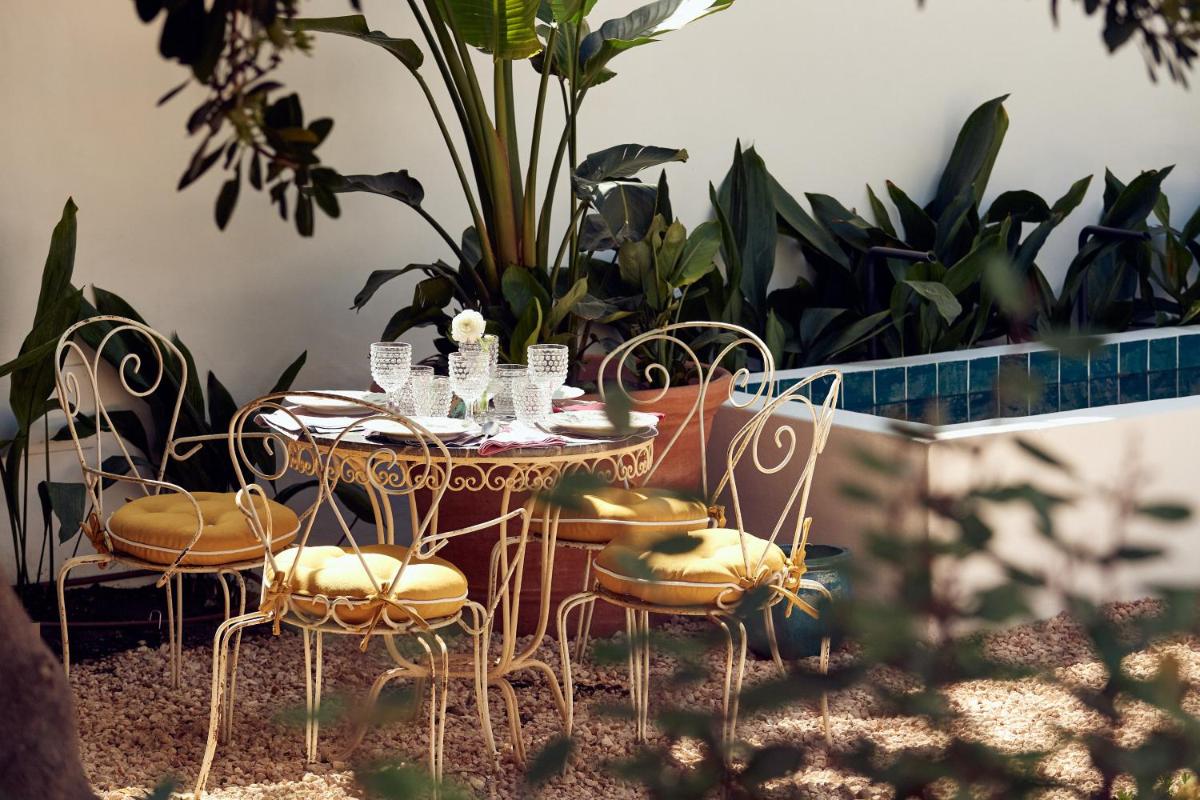 Jardín al aire libre en Cristine Bedfor Mahon