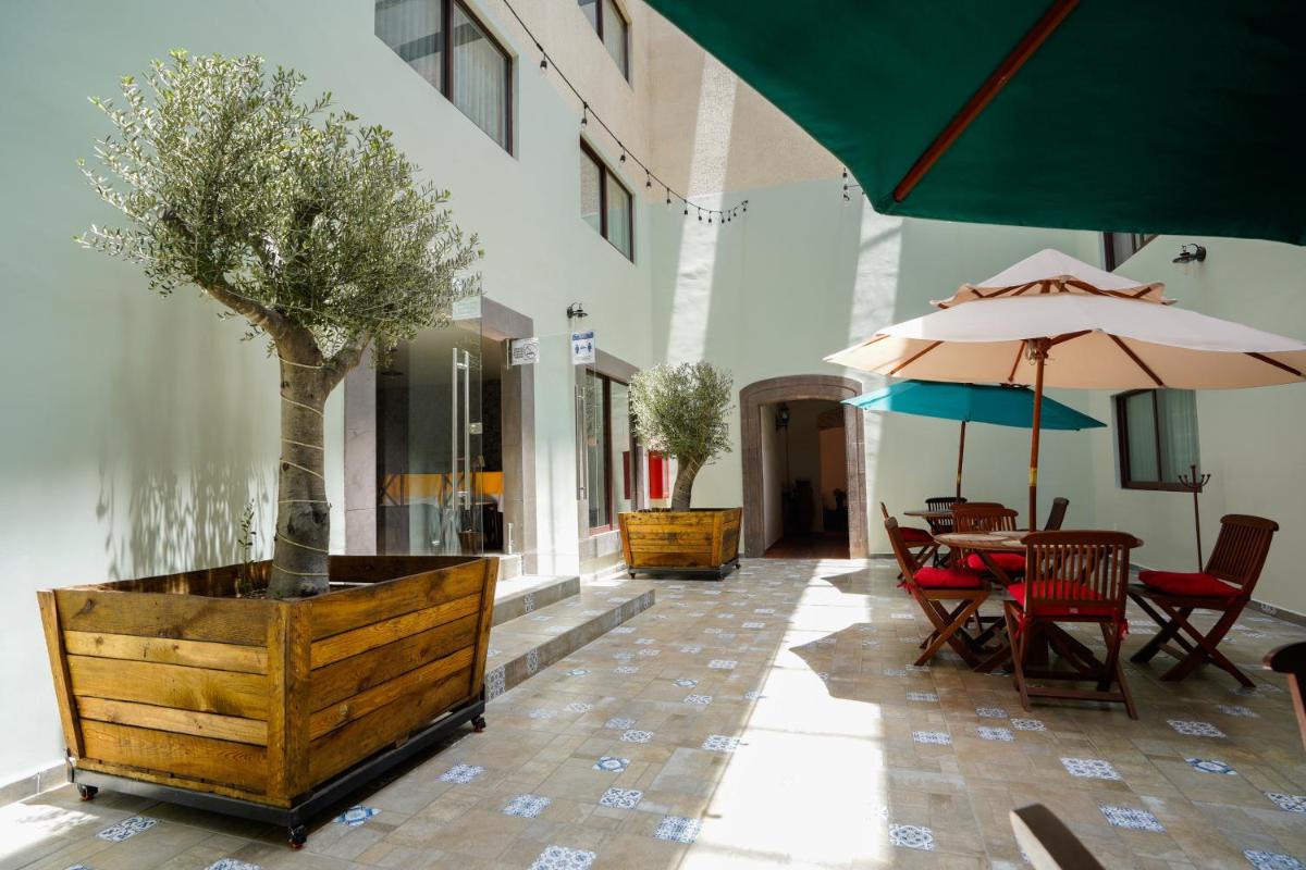 Hotel Senorial - Housity