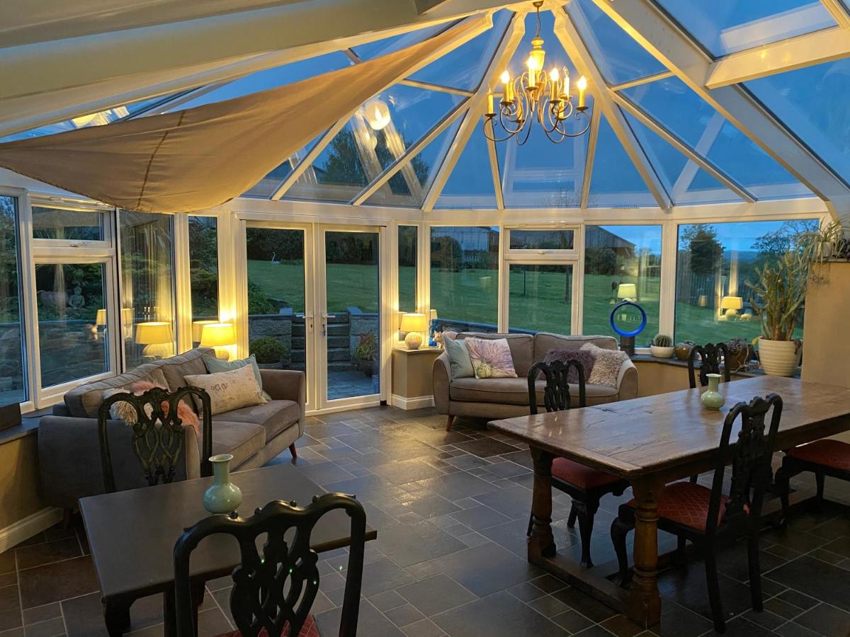 Treveighan Farmhouse - Housity