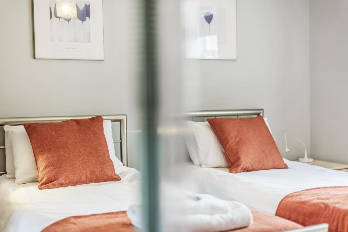 Merchants Gate - 2 Bed comfy apartment with parking and York Minster views - Hizvo