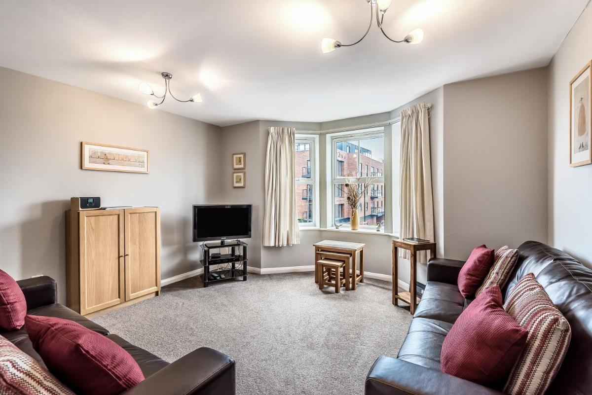 Merchants Gate - 2 Bed comfy apartment with parking and York Minster views - Hizvo